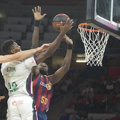 El Unicaja no perdona y vence al Baskonia en la última jugada