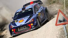 Neuville y Tanak se juegan el subcampeonato en Australia