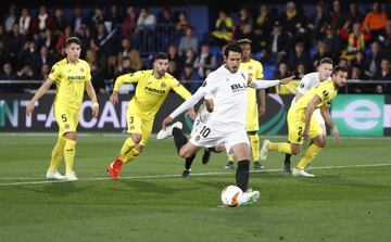 0-1. Gon?alo Guedes marc¨® el primer gol tras despejar el portero Andr¨¦s Fern¨¢ndez el penalti lanzado por Dani Parejo.