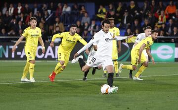 0-1. Gonçalo Guedes marcó el primer gol tras despejar el portero Andrés Fernández el penalti lanzado por Dani Parejo.