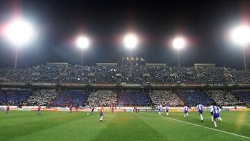 Mosaico en el Estadi Olímpic con ocasión del Espanyol-Barcelona de la temporada 2002-03.