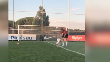 Griezmann's daughter makes dad's training child's play