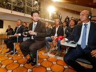 12/12/22 VALENCIA CF
RUEDA DE PRENSA TRAS JUNTA DE ACCIONISTAS
PRESIDENTA LAY HOON CHAN
JAVIER SOLIS DIRECTOR DEPORTIVO
KIAT LIM CONSEJERO