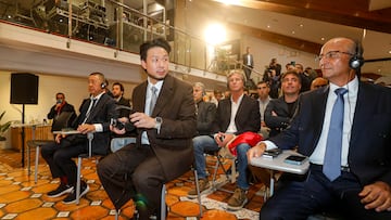 12/12/22 VALENCIA CF
RUEDA DE PRENSA TRAS JUNTA DE ACCIONISTAS
PRESIDENTA LAY HOON CHAN
JAVIER SOLIS DIRECTOR DEPORTIVO
KIAT LIM CONSEJERO
