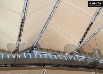 Detalle del anillo de tracci¨®n. En la parte inferior derecha se aprecia la estructura en la que se sustentar¨¢n los equipos de megafon¨ªa sobre el terreno de juego.