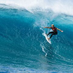 Molly Picklum y Filipe Toledo ganan en Sunset Beach