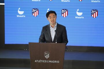 El presidente CEO de Amber Group, Michael Wu, interviene en la presentación de Amber Group como nuevo patrocinador del Atlético de Madrid. 