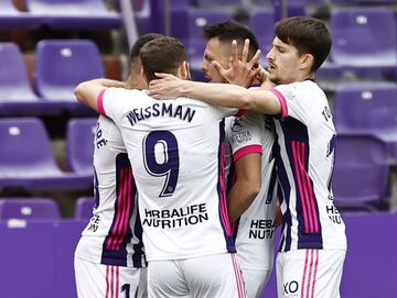 Los jugadores del Valladolid celebrando el gol de Oscar Plano 