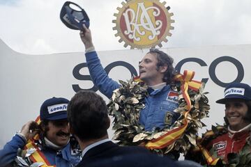Tiene una victoria en España en el circuito del Jarama y la logró con Ferrari en 1974. Fue el primer triunfo de su carrera deportiva en el Mundial de F1.

