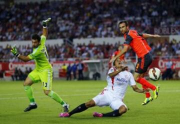 Carlos Bacca, Enaut Zubikarai y Mikel Gonzalez 