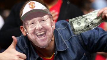 Many fans are unhappy with Malcolm Glazer's stewardship of the club.