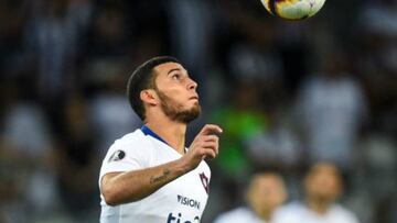 Cruz Azul busca al paraguayo Juan Escobar de Cerro Porteño
