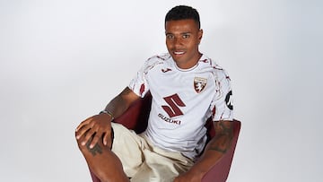 Faustino Anjorin llega al Torino de Italia