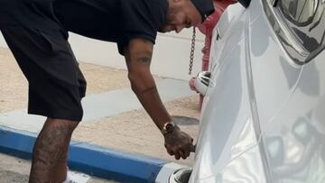 La ¨²ltima de Neymar... ?Le pincha las ruedas del coche a Lodi!
