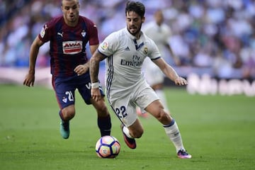 Isco in action for Real Madrid against Eibar