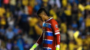 Soccer Football - Liga MX - Semi Final - Second Leg - America v Cruz Azul - Estadio Ciudad de los Deportes, Mexico City , Mexico - May 18, 2025 Cruz Azul's Kevin Mier looks dejected after the match REUTERS/Henry Romero