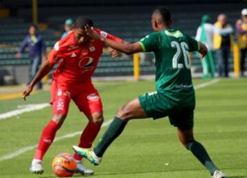 Más de 25 mil hinchas rojos acompañaron al América en su regreso a El Campín en la primera división.