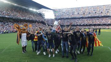 26/05/19 VALENCIA CF
CAMPEONES COPA DEL REY 2019
CELEBRACION RUA
ESTADIO MESTALLA
PUBLICADA 27/05/19 NA MA03 3COL