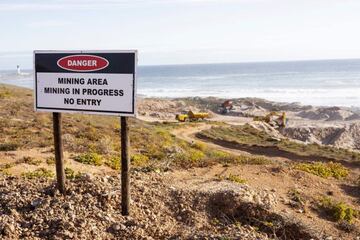 Cartel actual en la mina de Moonstone, en Doringbaai (Sudáfrica).