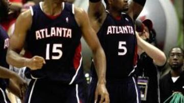 La defensa de Horford y Smith mantuvieron con vida a los Hawks