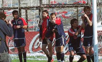 El 09-09-2001, la U derrotó por última vez a Colo Colo en el estadio Monumental. Y el héroe fue Carlos Garrido, anotando el 3-2 definitivo a cinco minutos del final.