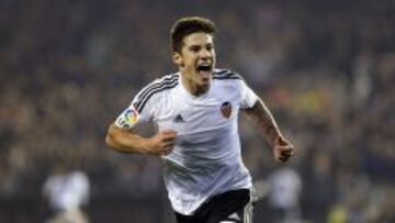 Santi Mina celebra su gol ante el Barcelona.