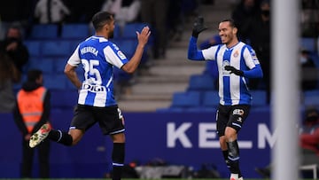 BARCELONA, SPAIN - NOVEMBER 28: Yangel Herrera of Espanyol celebrates after scoring their side&#039;s first goal with Raul de Tomas during the La Liga Santander match between RCD Espanyol and Real Sociedad at RCDE Stadium on November 28, 2021 in Barcelona