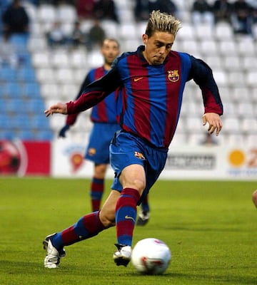 Jugó en el Barcelona la temporada 2003-04 y con el Levante la temporada 2004-05.