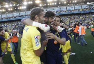 Celebración de los jugadores del Villarreal por el ascenso a primera división