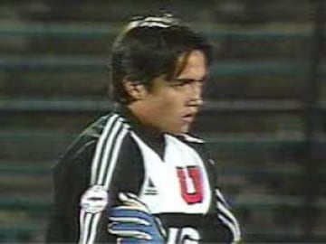 Suplente de Johnny Herrera, un joven Miguel Pinto jugó 207 minutos en aquel título logrado en el Apertura 2004.