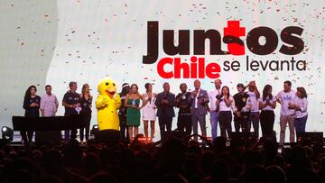 Santiago, 16 febrero 2024.
Se realiza el evento benéfico, Juntos Chile se levanta en el Movistar Arena, para ir en ayuda de los damnificados por los incendios de la V región.
Jonnathan Oyarzun/Aton Chile