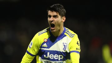 SALERNO, ITALY - NOVEMBER 30: Alvaro Morata of Juventus celebrates after scoring his team&#039;s second goal during the Serie A match between US Salernitana v Juventus at Stadio Arechi on November 30, 2021 in Salerno, Italy. (Photo by Maurizio Lagana/Gett