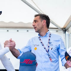 Thierry Neuville renueva con Hyundai