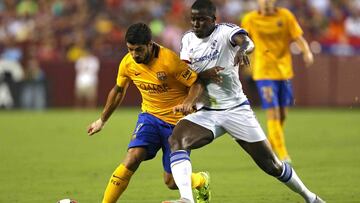 Luis Suárez en un partido contra el Chelsea.