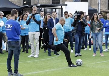 Raúl, Roberto Carlos y Del Bosque lanzan penaltis por la inclusión