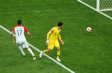 Marca Mandzukic tras un error de Lloris. Recibió la pelota dentro del área, intentó regatear al delantero ante la presión y este se la robó y marcó a placer.