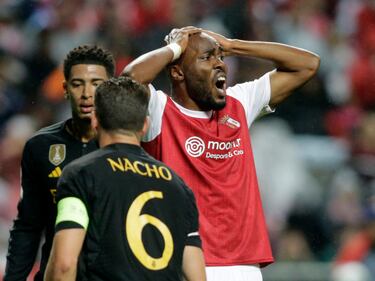 Al-Musrati jugador del Braga se lamenta despus del gol del Real Madrid.