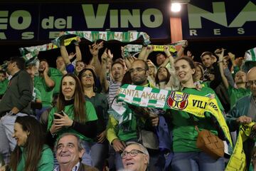 Seguidores del Santa Amalia durante el partido ante el Villarreal. 