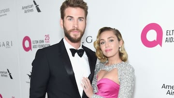 Liam Hemsworth y Miley Cyrus en la 26a fiesta anual de los Premios de la Academia de la Fundaci&oacute;n Elton John contra el SIDA patrocinada por Bulgari, en el City of West Hollywood Park el 4 de marzo de 2018 en West Hollywood, California. 