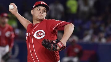 Reds sorprenden a Cardinals y sacan la victoria en Monterrey