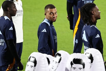 Mendy, Mbapp y Camavinga, en el entrenamiento del Real Madrid previo a la semifinal de la Supercopa de Espa?a contra el Mallorca.