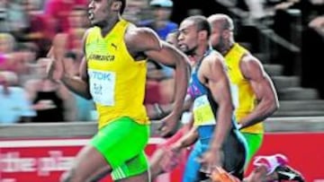 <b>GALOPE M?GICO.</b> Usain Bolt, camino de pulverizar su propio r¨¦cord del mundo en el Olympiastadion.
