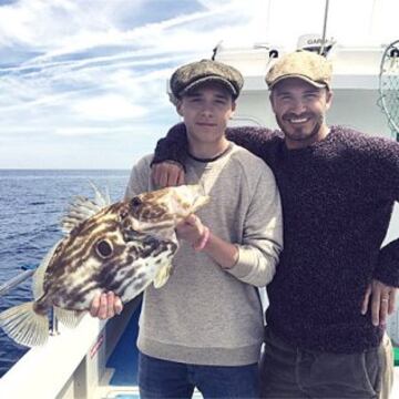 David y Brooklyn Beckham, padre e hijo en un día de pesca