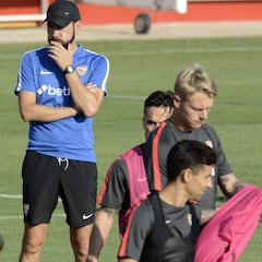 Machín: "Mariano es un jugador del nivel que reclama el Sevilla"