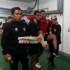 Lolo Reyes sufre grave lesión y se perderá la Copa América