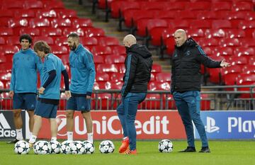 Zidane and Bettoni at Wembley.