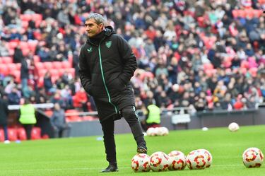 Ernesto Valverde durante la sesión de entrenamiento. 