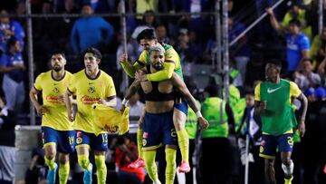 Soccer Football - Liga MX - Semi Finals - Second Leg - Cruz Azul v America - Estadio Ciudad de los Deportes, Mexico City, Mexico - December 8, 2024 America's Rodrigo Aguirre celebrates scoring their fourth goal with teammates REUTERS/Henry Romero