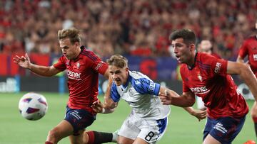 Pablo Ibáñez y Areso en el partido contra el Brujas en El Sadar, el pasado mes de agosto.