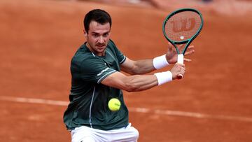 Pedro Martinez, in acción contra Thiago Agustín Tirante en Roland Garros.